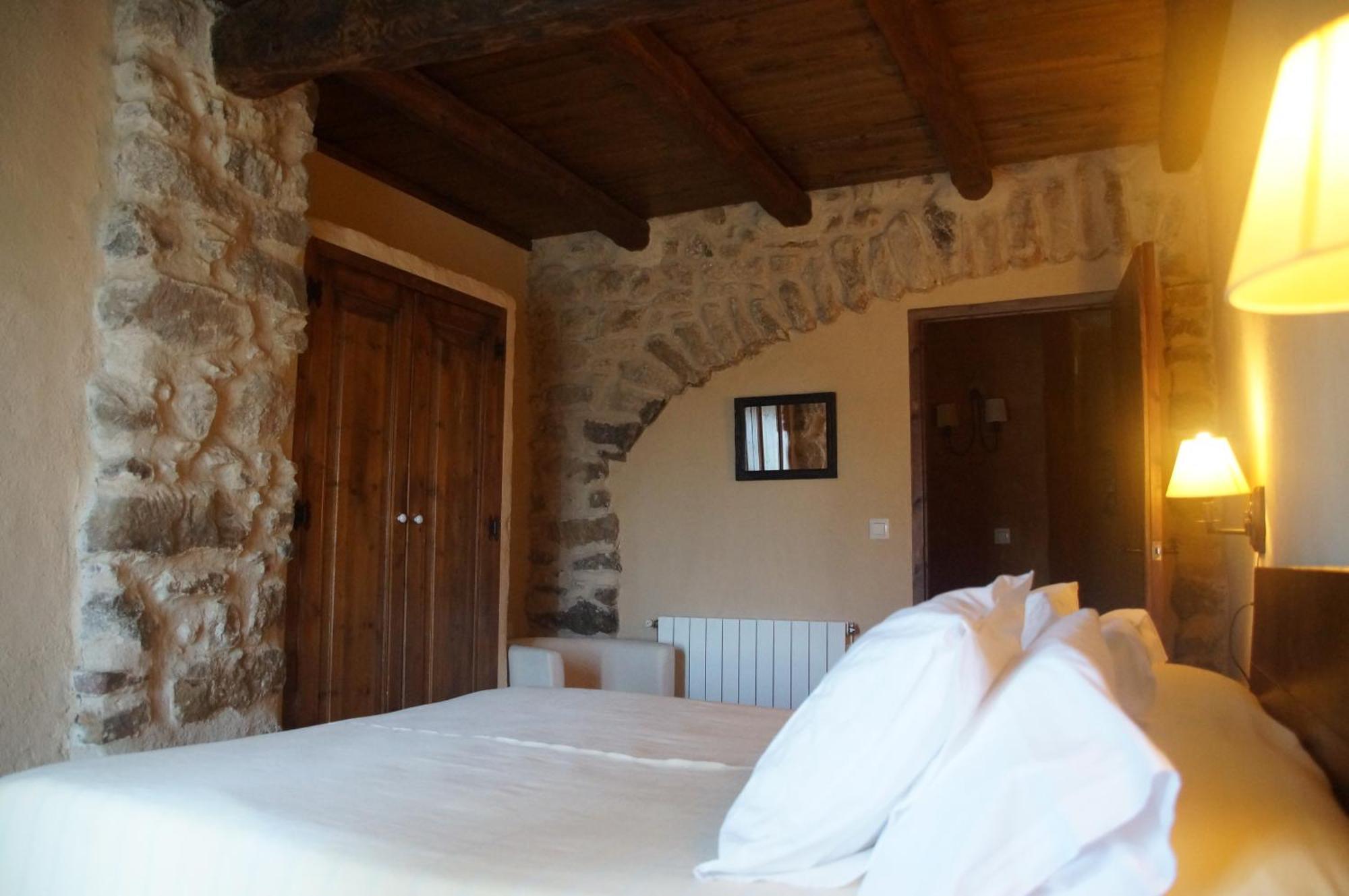 Hostal Mas Roquet Maçanet de Cabrenys Exterior foto