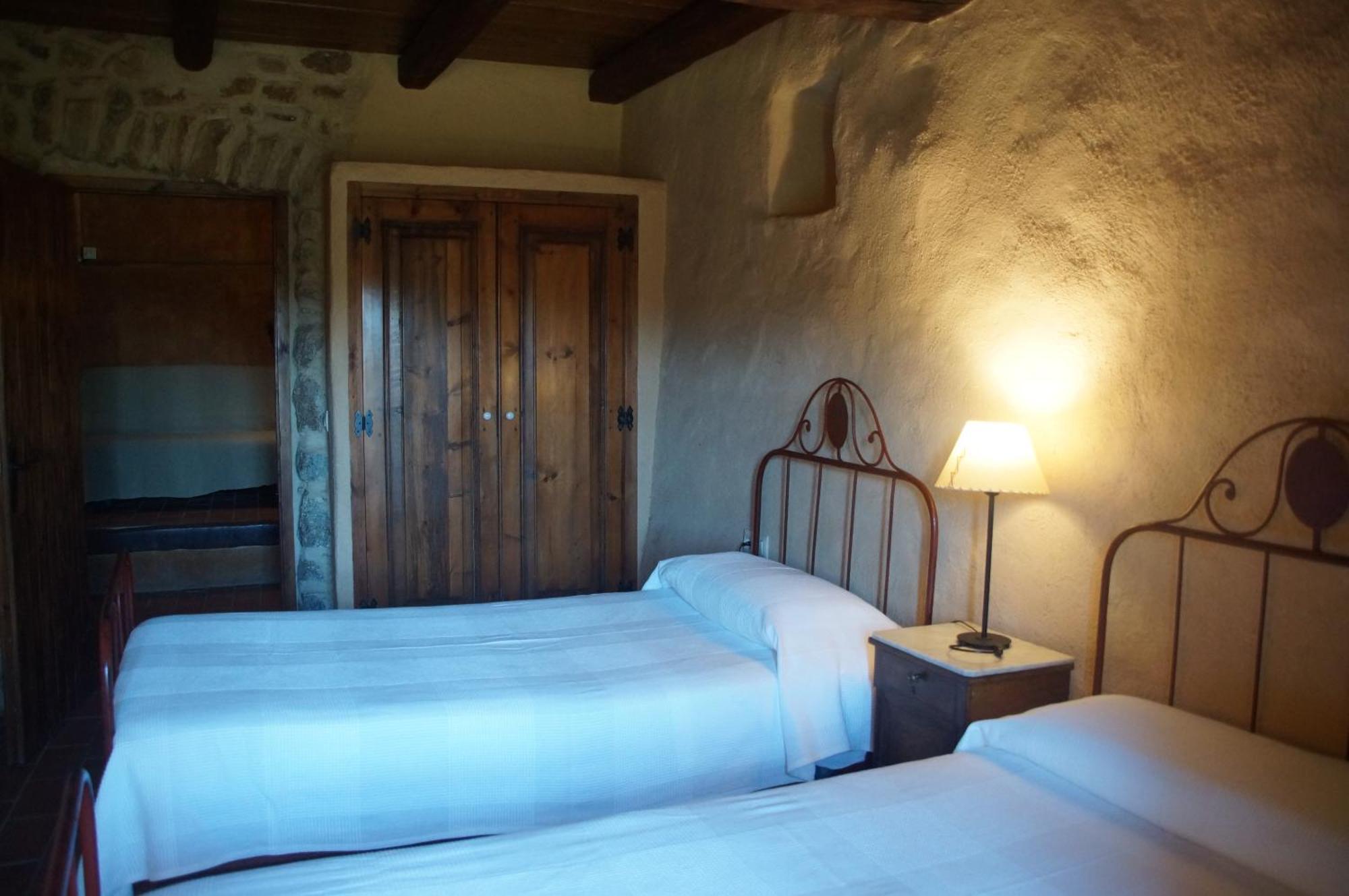 Hostal Mas Roquet Maçanet de Cabrenys Exterior foto